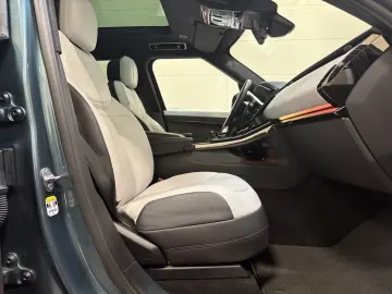 LAND ROVER  RANGE ROVER SPORT FIRST EDITION