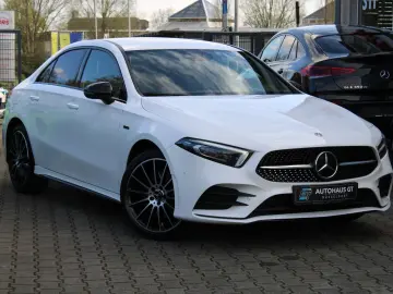 MERCEDES-BENZ A 250e AMG Edition 2020 Night ACC 360 K