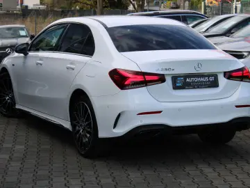 MERCEDES-BENZ A 250e AMG Edition 2020 Night ACC 360 K