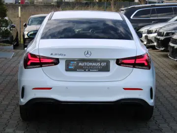 MERCEDES-BENZ A 250e AMG Edition 2020 Night ACC 360 K