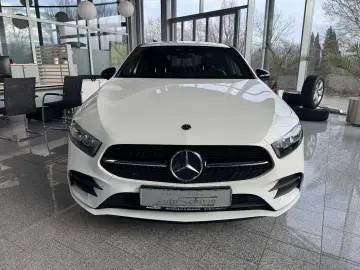 MERCEDES-BENZ A 250 e AMG Line AMG MBUX NIGHT AMBIENTE