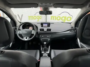 RENAULT MEGANE BOSE