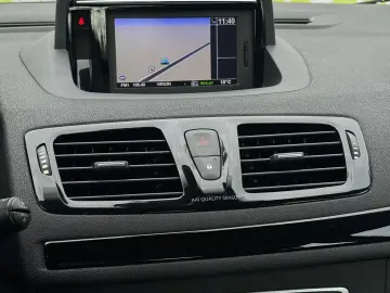 RENAULT MEGANE BOSE