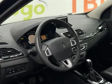 RENAULT MEGANE BOSE