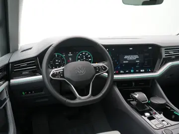 VW Touareg V6 eHybrid Elegance PANO LUFT AHK MATRIX