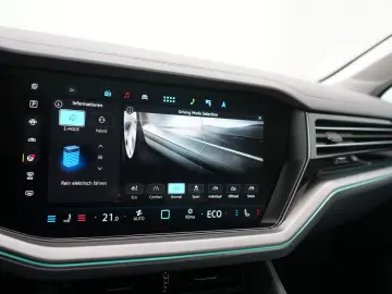 VW Touareg V6 eHybrid Elegance PANO LUFT AHK MATRIX