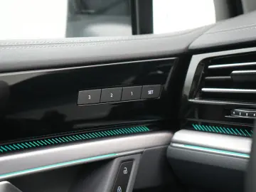 VW Touareg V6 eHybrid Elegance PANO LUFT AHK MATRIX