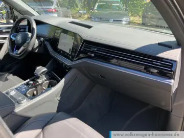 VW Touareg R 3.0 eHybrid 4Motion AHK IQ.LIGHT Leder