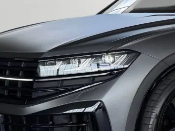 VW Touareg R 3.0TSI eHybrid  LUFT HUD DYNAUDIO