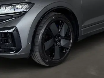 VW Touareg R 3.0TSI eHybrid  LUFT HUD DYNAUDIO