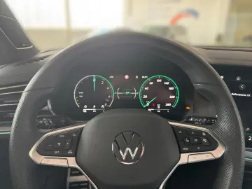 VW Touareg R 3.0TSI eHybrid  LUFT HUD DYNAUDIO