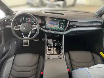 VW Touareg R 3.0TSI eHybrid  LUFT HUD DYNAUDIO