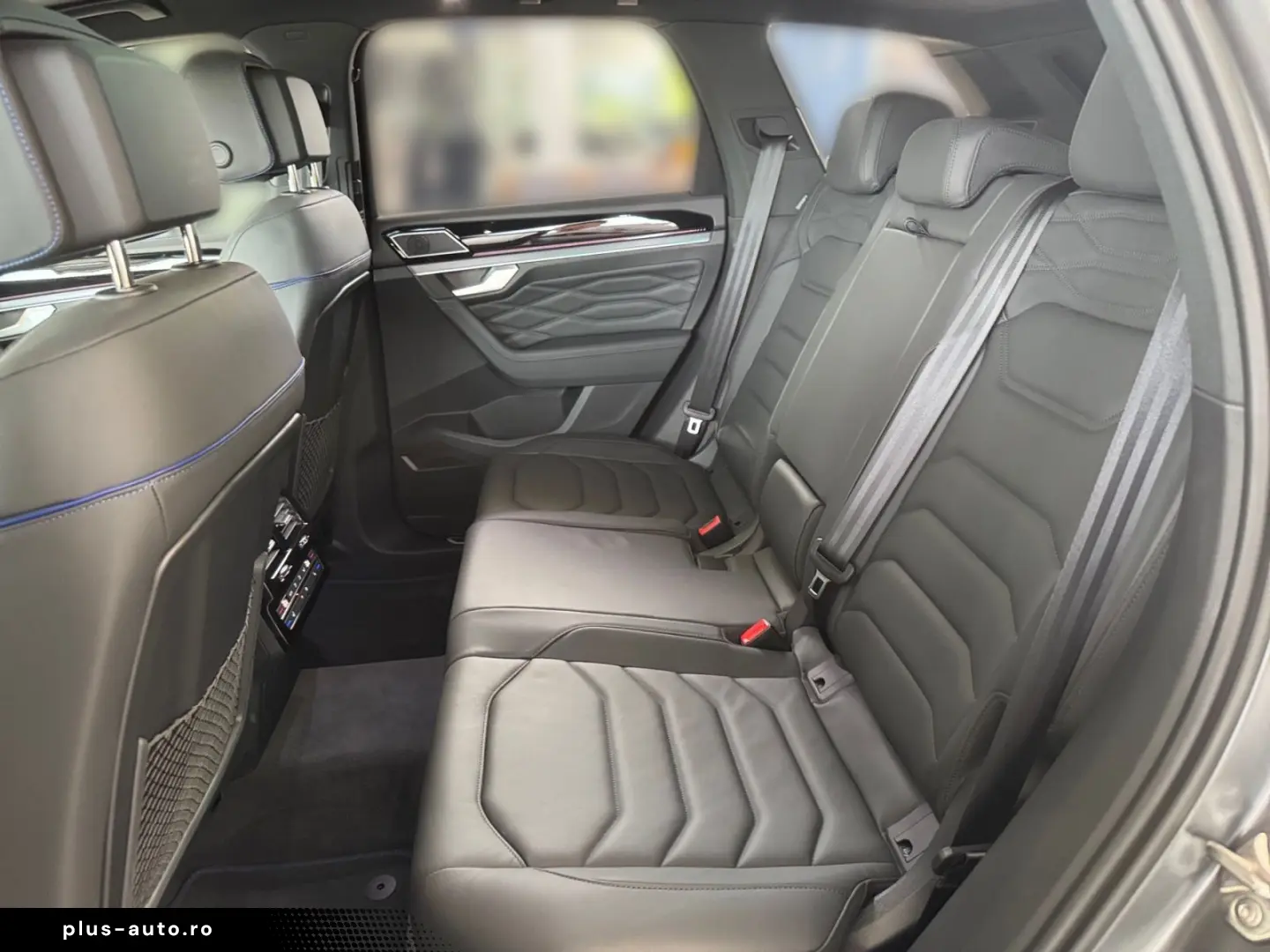 VW Touareg R 3.0TSI eHybrid  LUFT HUD DYNAUDIO