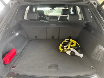 VW Touareg R 3.0TSI eHybrid  LUFT HUD DYNAUDIO