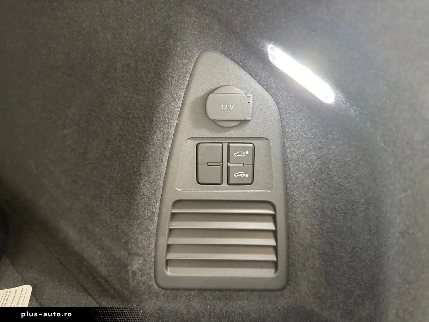 VW Touareg R 3.0TSI eHybrid  LUFT HUD DYNAUDIO