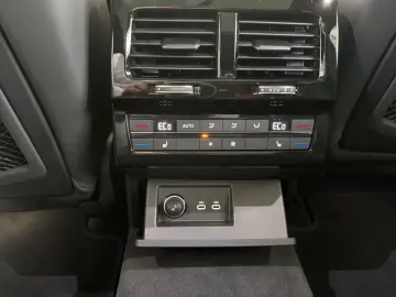 VW Touareg R 3.0TSI eHybrid  LUFT HUD DYNAUDIO