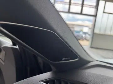 VW Touareg R 3.0TSI eHybrid  LUFT HUD DYNAUDIO