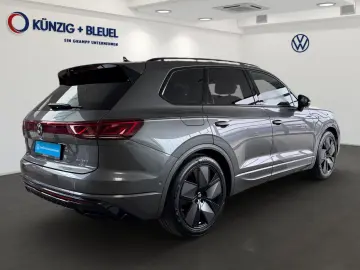 VW Touareg R 3.0TSI eHybrid  KAMERA DYNAUDIO