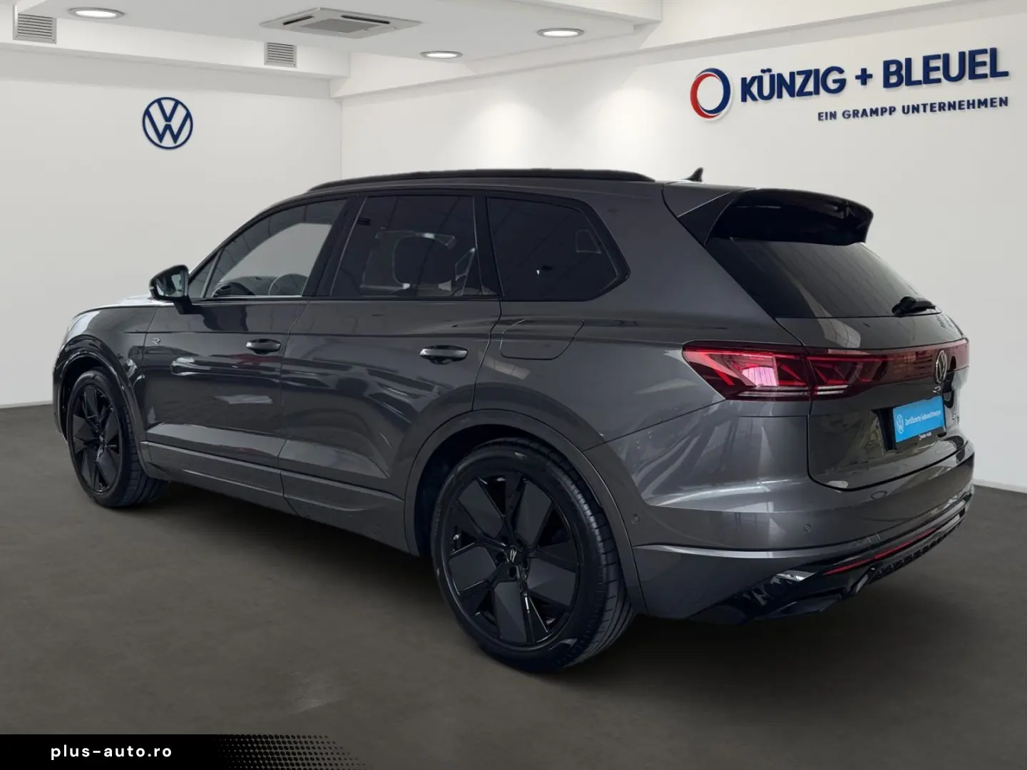 VW Touareg R 3.0TSI eHybrid  KAMERA DYNAUDIO