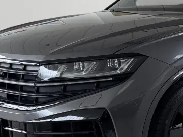 VW Touareg R 3.0TSI eHybrid  KAMERA DYNAUDIO