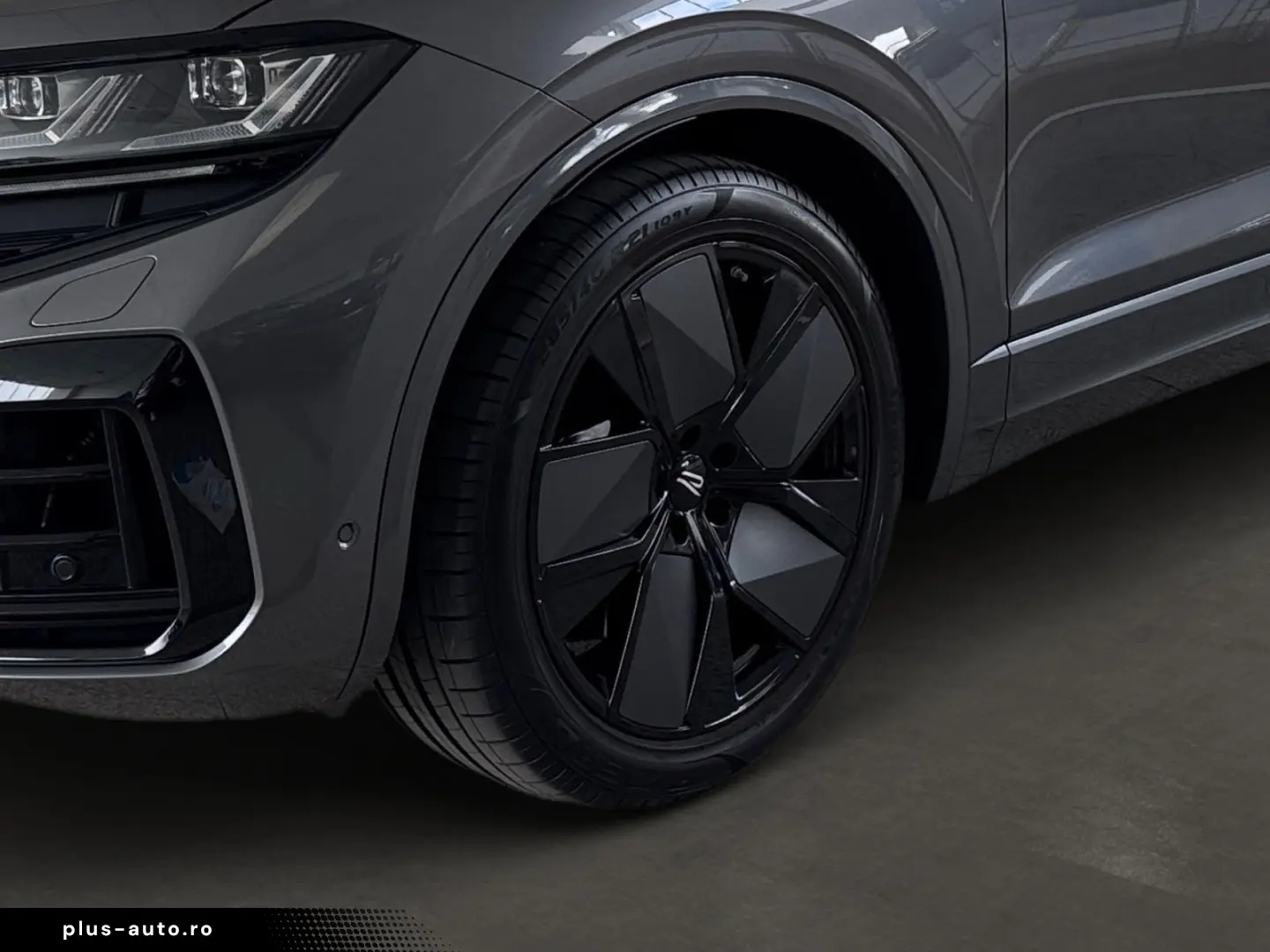 VW Touareg R 3.0TSI eHybrid  KAMERA DYNAUDIO