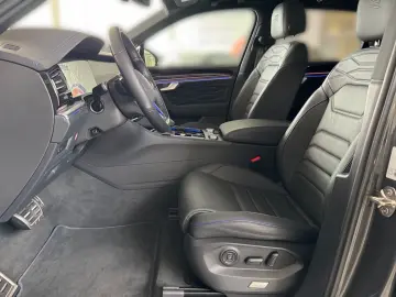 VW Touareg R 3.0TSI eHybrid  KAMERA DYNAUDIO