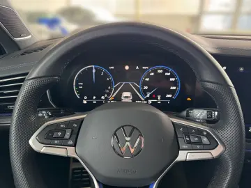 VW Touareg R 3.0TSI eHybrid  KAMERA DYNAUDIO