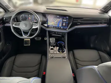 VW Touareg R 3.0TSI eHybrid  KAMERA DYNAUDIO