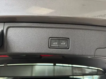 VW Touareg R 3.0TSI eHybrid  KAMERA DYNAUDIO
