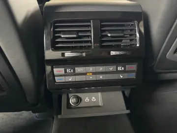VW Touareg R 3.0TSI eHybrid  KAMERA DYNAUDIO