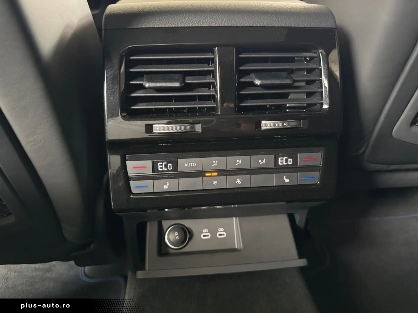 VW Touareg R 3.0TSI eHybrid  KAMERA DYNAUDIO