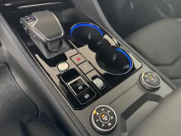 VW Touareg R 3.0TSI eHybrid  KAMERA DYNAUDIO