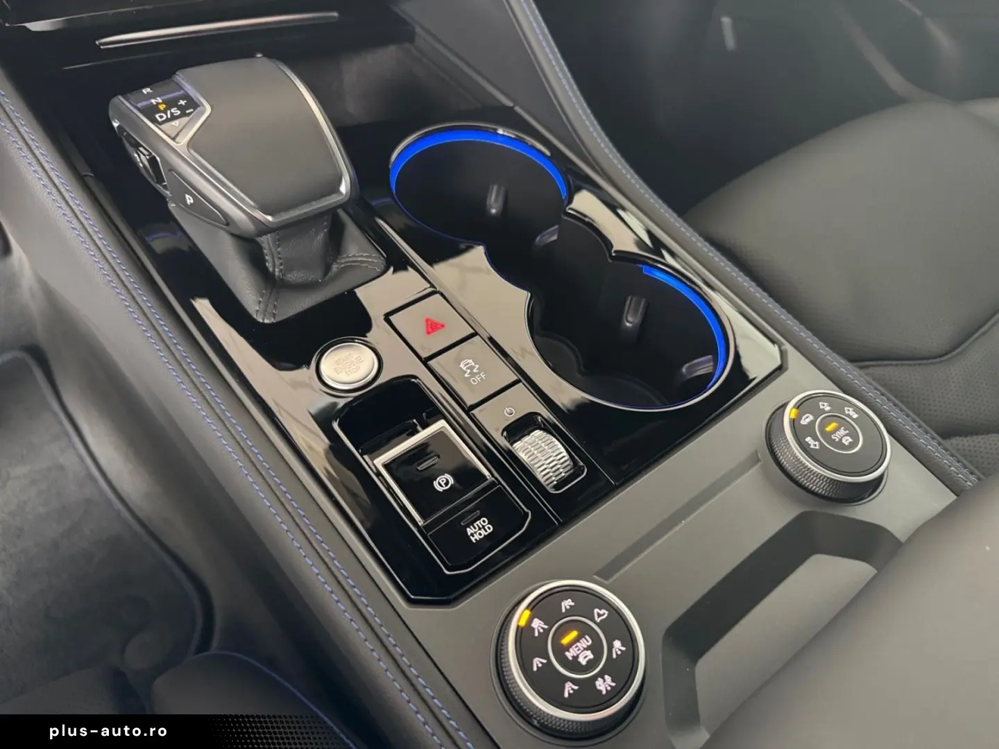 VW Touareg R 3.0TSI eHybrid  KAMERA DYNAUDIO