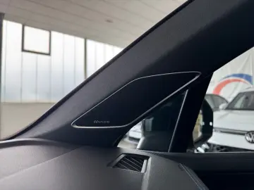 VW Touareg R 3.0TSI eHybrid  KAMERA DYNAUDIO