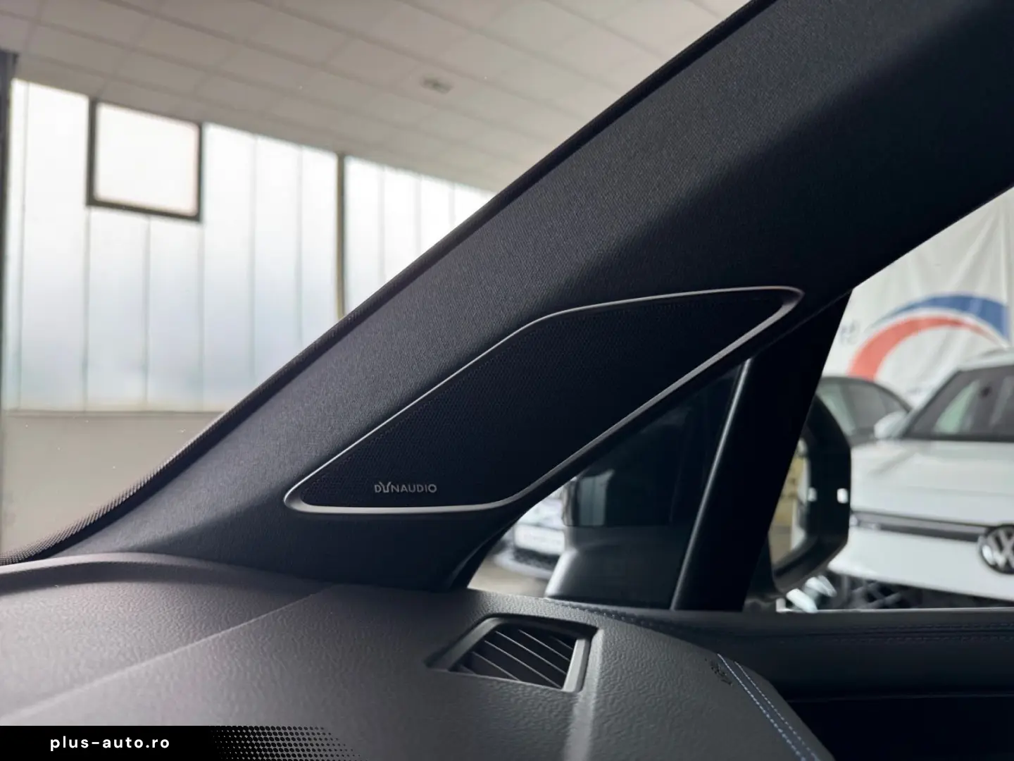 VW Touareg R 3.0TSI eHybrid  KAMERA DYNAUDIO