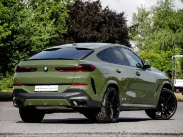 BMW X6 xDrive40d Indiv. M Sport   PanoSkyLo.   B W