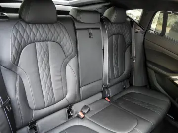BMW X6 xDrive40d Indiv. M Sport   PanoSkyLo.   B W