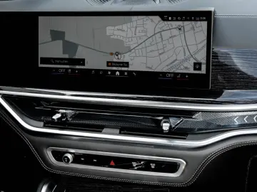 BMW X6 xDrive40d Indiv. M Sport   PanoSkyLo.   B W