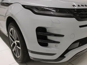LAND ROVER Range Rover Evoque D200 Dynamic SE Pano Black Pa