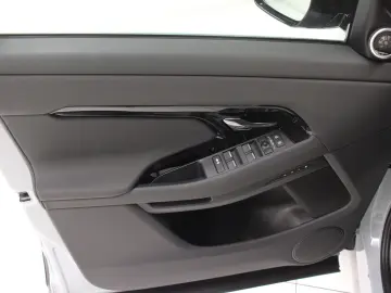 LAND ROVER Range Rover Evoque D200 Dynamic SE Pano Black Pa
