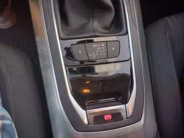 Peugeot 308 2.0HDi 150CP automat - 2 ani garantie