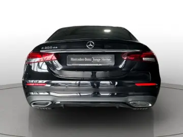 MERCEDES-BENZ E 300 de AMG-Line