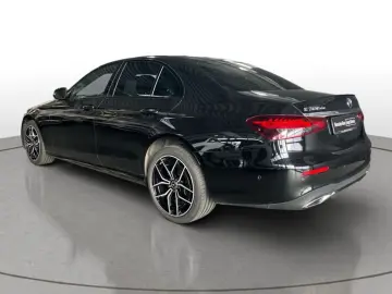 MERCEDES-BENZ E 300 de AMG-Line