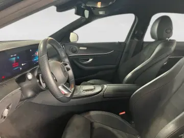 MERCEDES-BENZ E 300 de AMG-Line