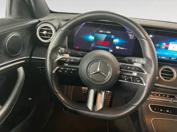 MERCEDES-BENZ E 300 de AMG-Line