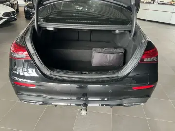 MERCEDES-BENZ E 300 de AMG-Line