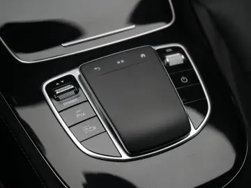 MERCEDES-BENZ E 300 de 9G-Tronic AMG