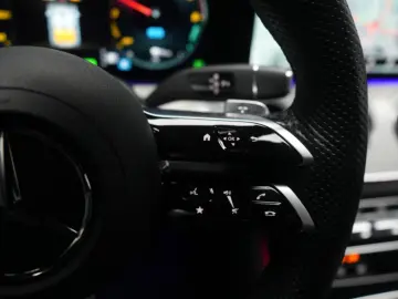 MERCEDES-BENZ E 300 de 9G-Tronic AMG