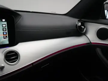 MERCEDES-BENZ E 300 de 9G-Tronic AMG