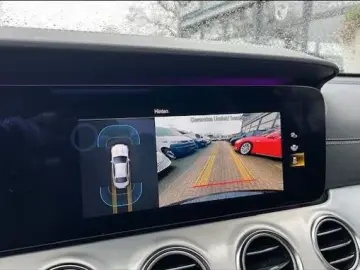 MERCEDES-BENZ E 300 e AMG Line